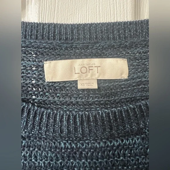 Women’s Sweater - Picture 3 of 3